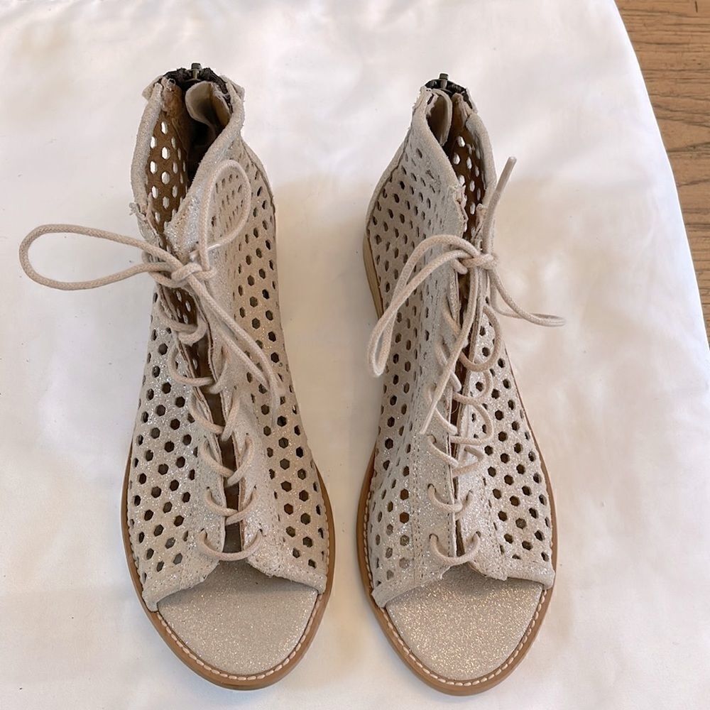 MUSSE & CLOUD SHIMMERY CUTOUT SHOOTIES. NEW - Picture 2 of 10